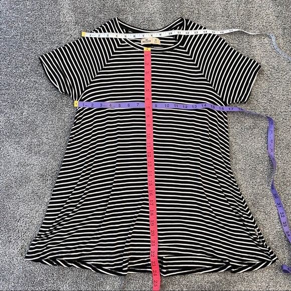 Hollister Black/white Striped Short Sleeves Tees - Picture 8 of 9